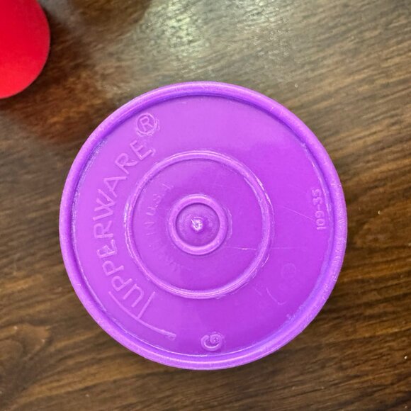 Tupperware Bell Tumblers Cups 7oz Set of 4 Juice Cup GUC - Picture 4 of 4